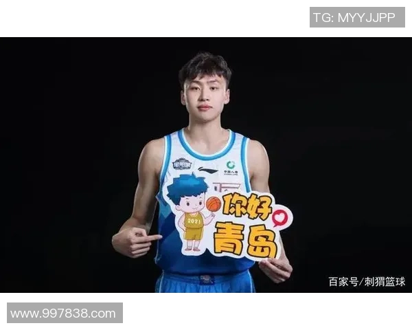 齐麟：从篮球新星到职业生涯的辉煌之路探索与成长的故事